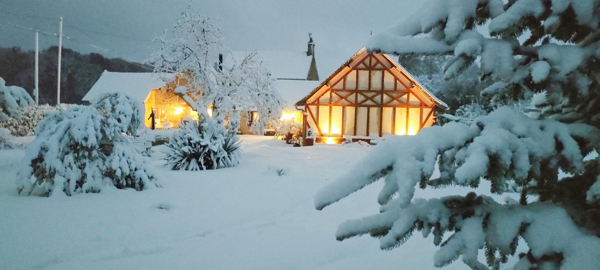 Les Lys Jolie Suite Parentale Privative Deux Adultes Avec Sdd Pertheville-Ners Exterior photo