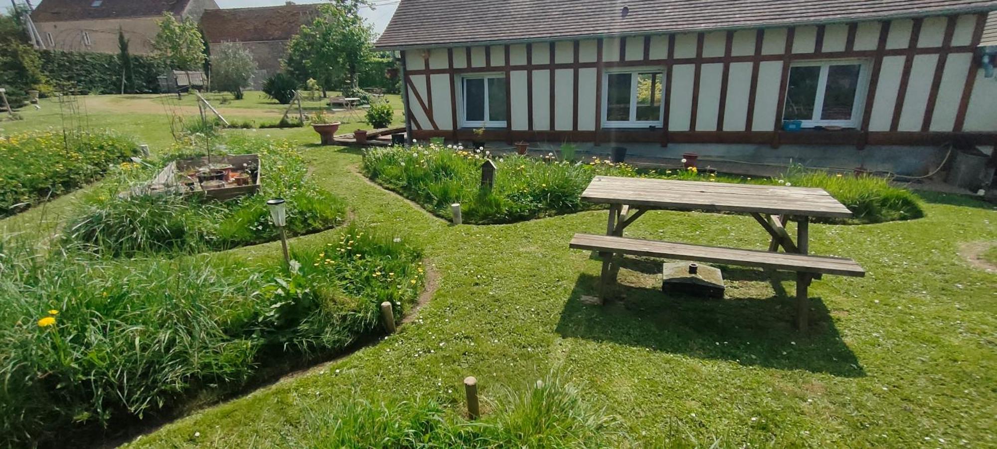 Les Lys Jolie Suite Parentale Privative Deux Adultes Avec Sdd Pertheville-Ners Exterior photo